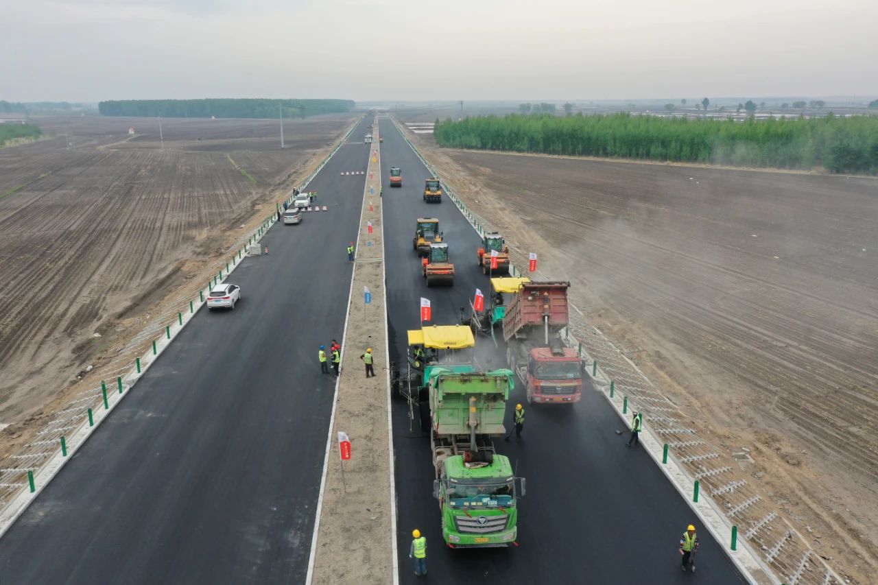 抢工期 抓进度 新科高速公路工程项目跑出“加速度”